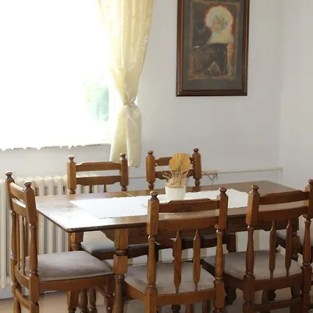 Apartment Apartman Breka *