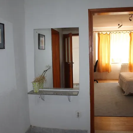 Apartment Apartman Breka *